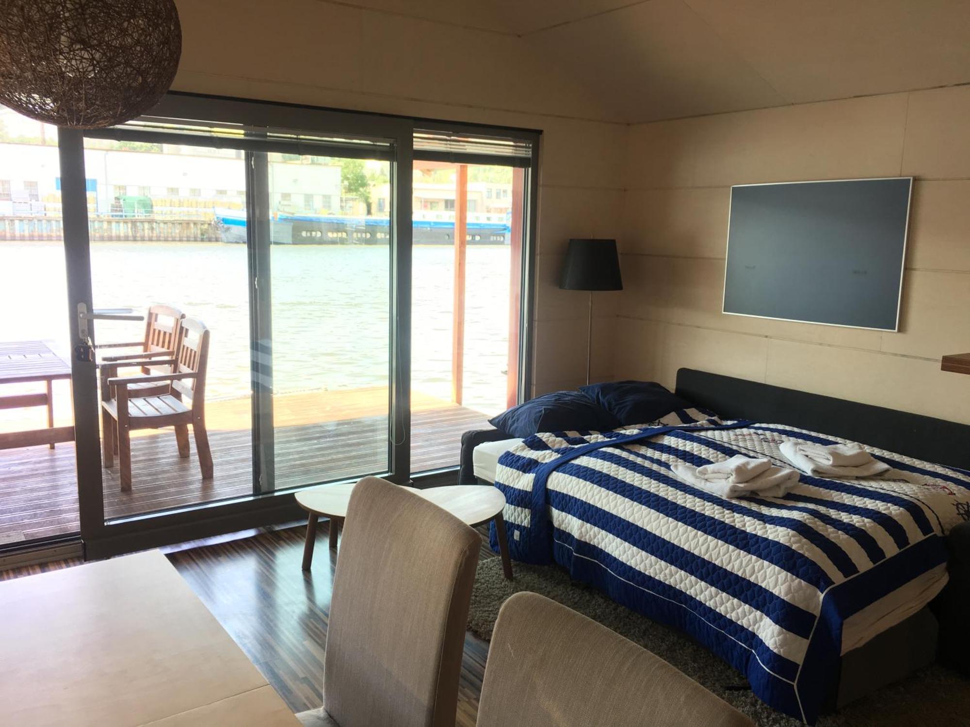 Houseboat Benjamin - Houseboats Benjamin & Franklin Hotel Praag Buitenkant foto