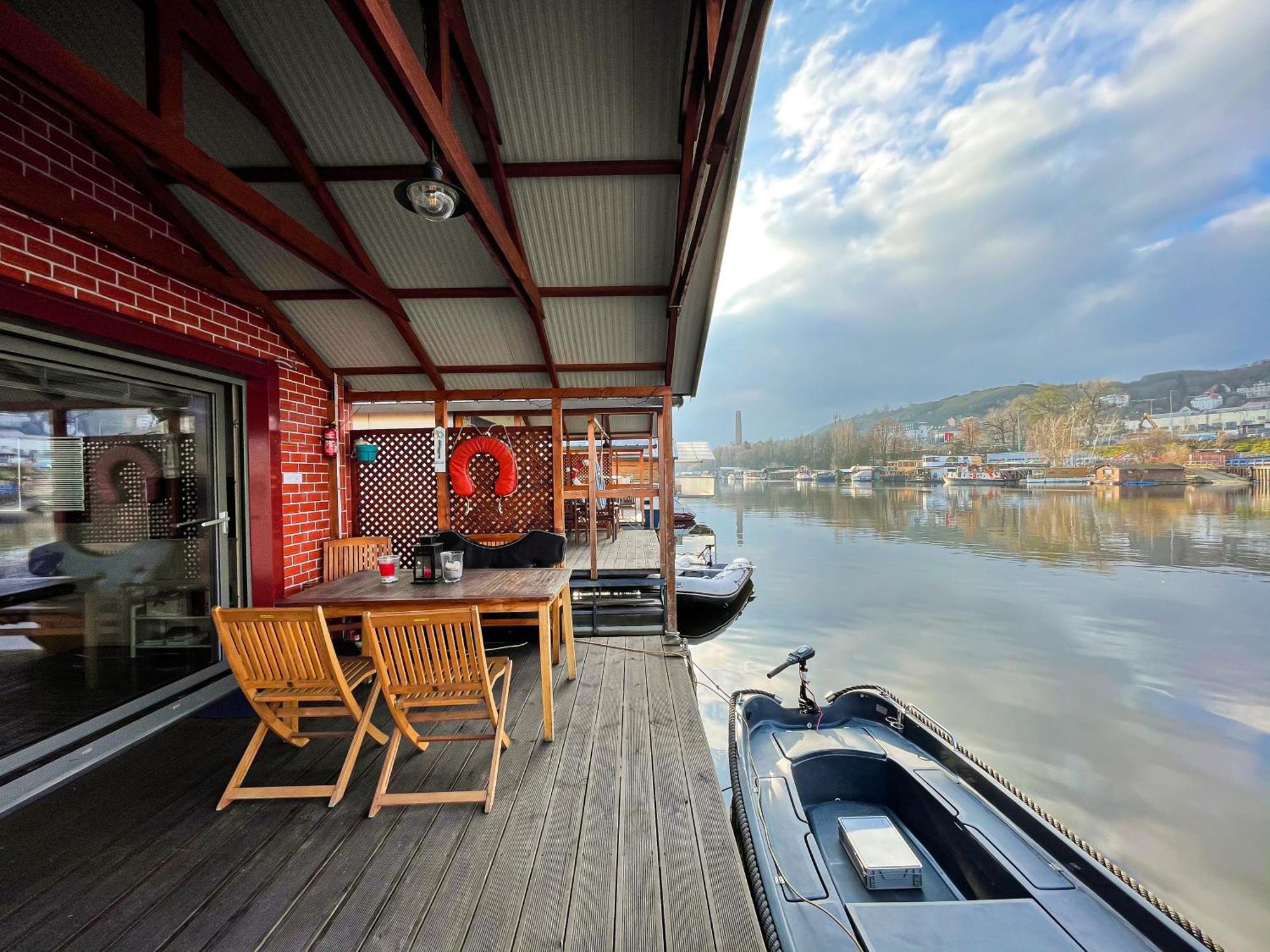 Houseboat Benjamin - Houseboats Benjamin & Franklin Hotel Praag Buitenkant foto