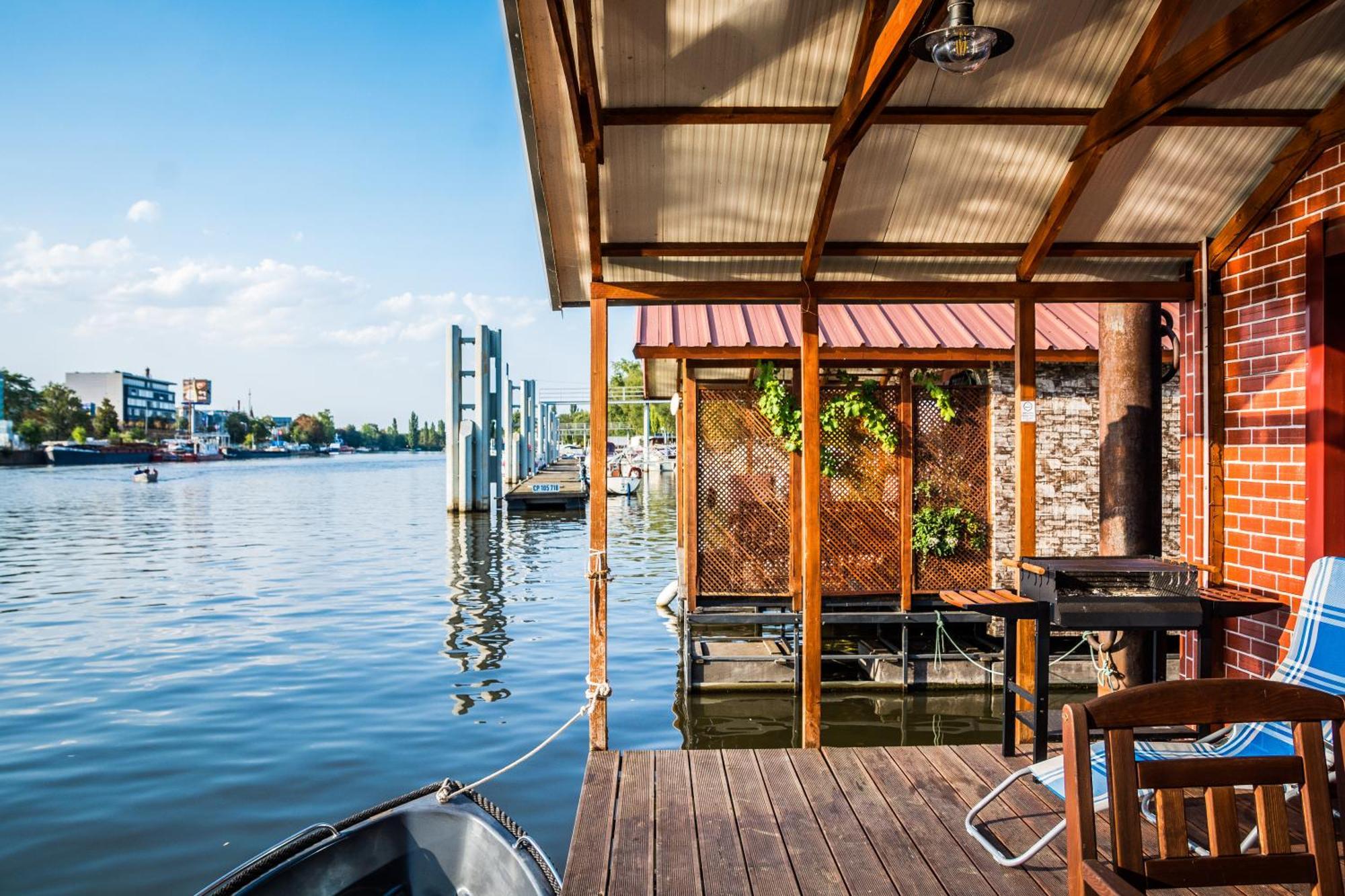 Houseboat Benjamin - Houseboats Benjamin & Franklin Hotel Praag Buitenkant foto