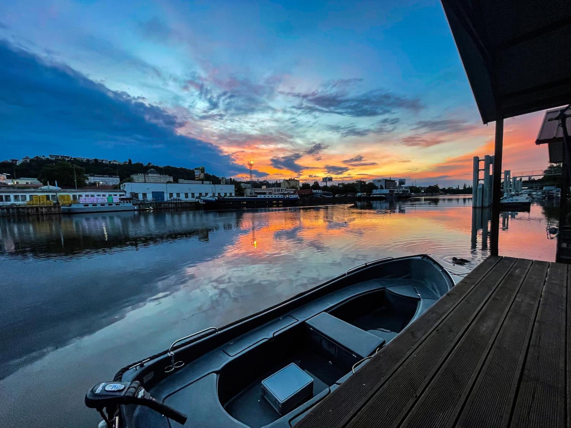Houseboat Benjamin - Houseboats Benjamin & Franklin Hotel Praag Buitenkant foto